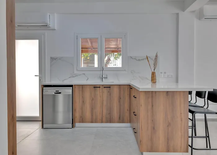 Phaedrus Living: Luxury Faneromeni