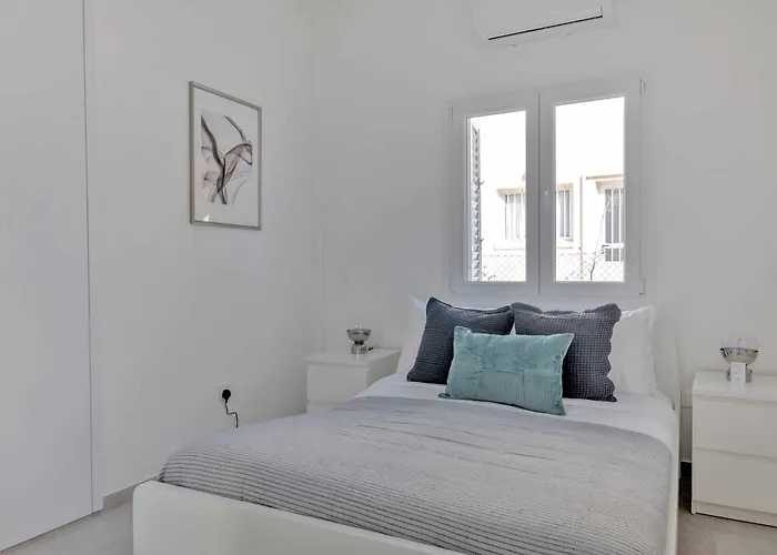 Phaedrus Living: Luxury Faneromeni Apartment *