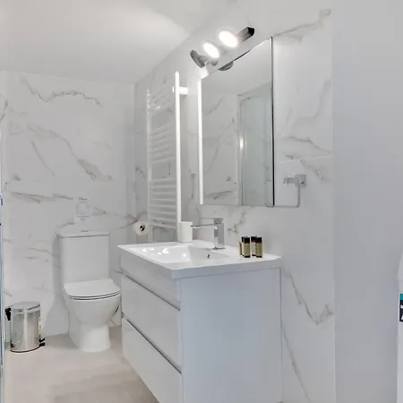 Phaedrus Living: Luxury Faneromeni לרנקה