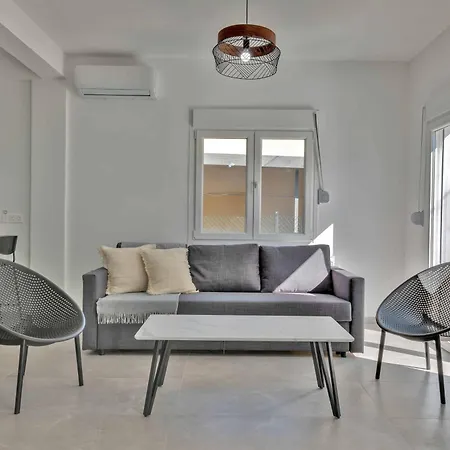 Phaedrus Living: Luxury Faneromeni דירה לרנקה