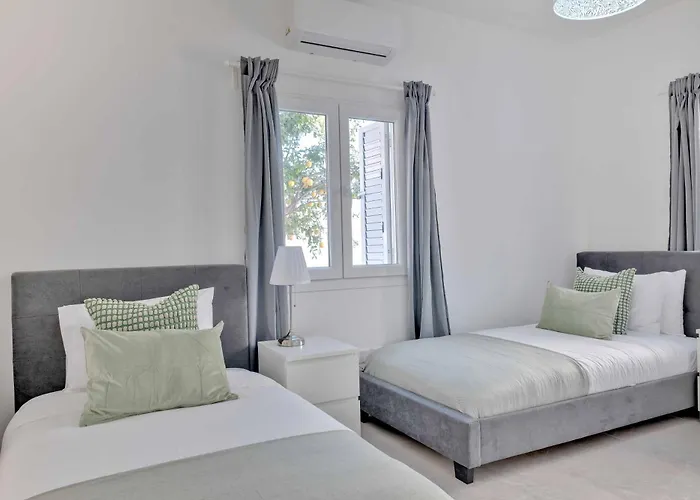 Phaedrus Living: Luxury Faneromeni Larnaka