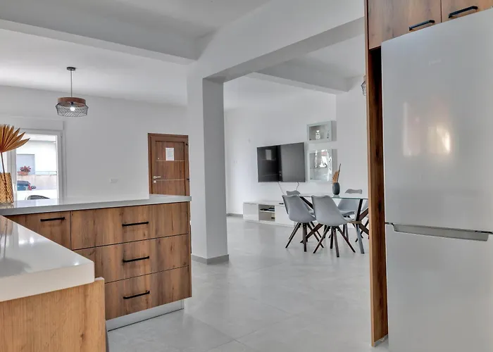 Apartment Phaedrus Living: Luxury Faneromeni Larnaka