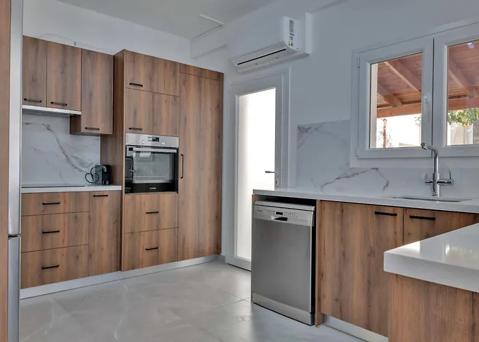 Phaedrus Living: Luxury Faneromeni